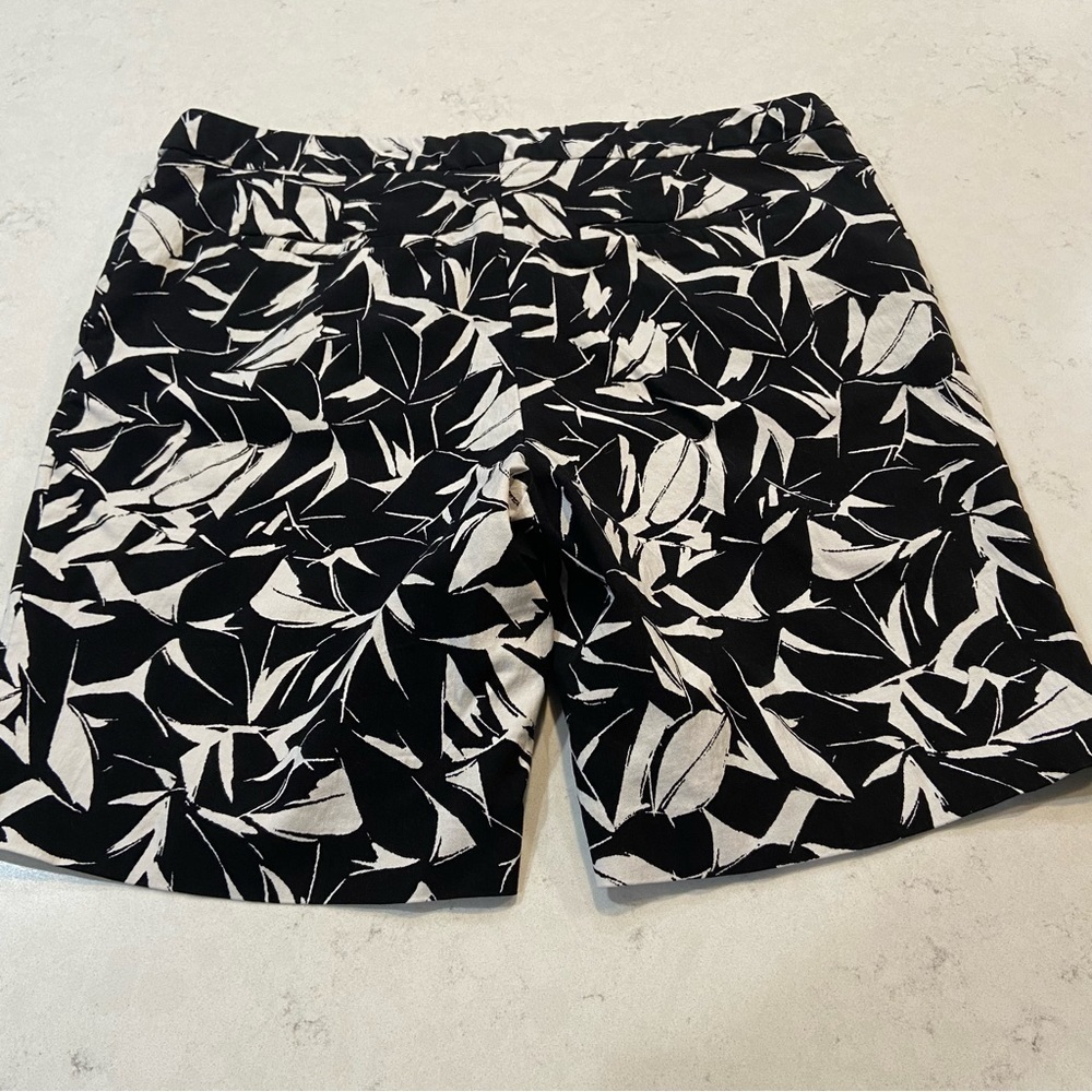 MARIO SERRANI Italy, Stretch Bermuda Shorts with Tab Closure Size 14